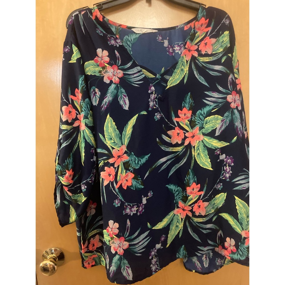 Indulge, Size 3X, Blouse: 3/4 Sleeves, Cross Neck, Navy Blue w/ tropical floral